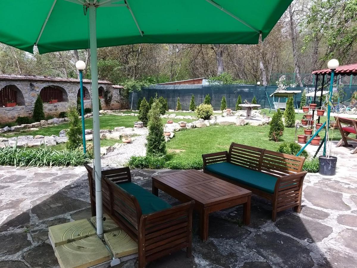 Къща За Гости "Там Край Реката " Slivek Exterior photo